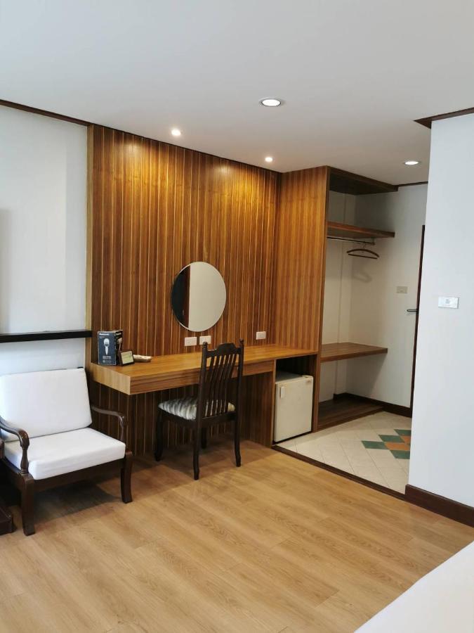 Baanbusarin Hotel HHQ