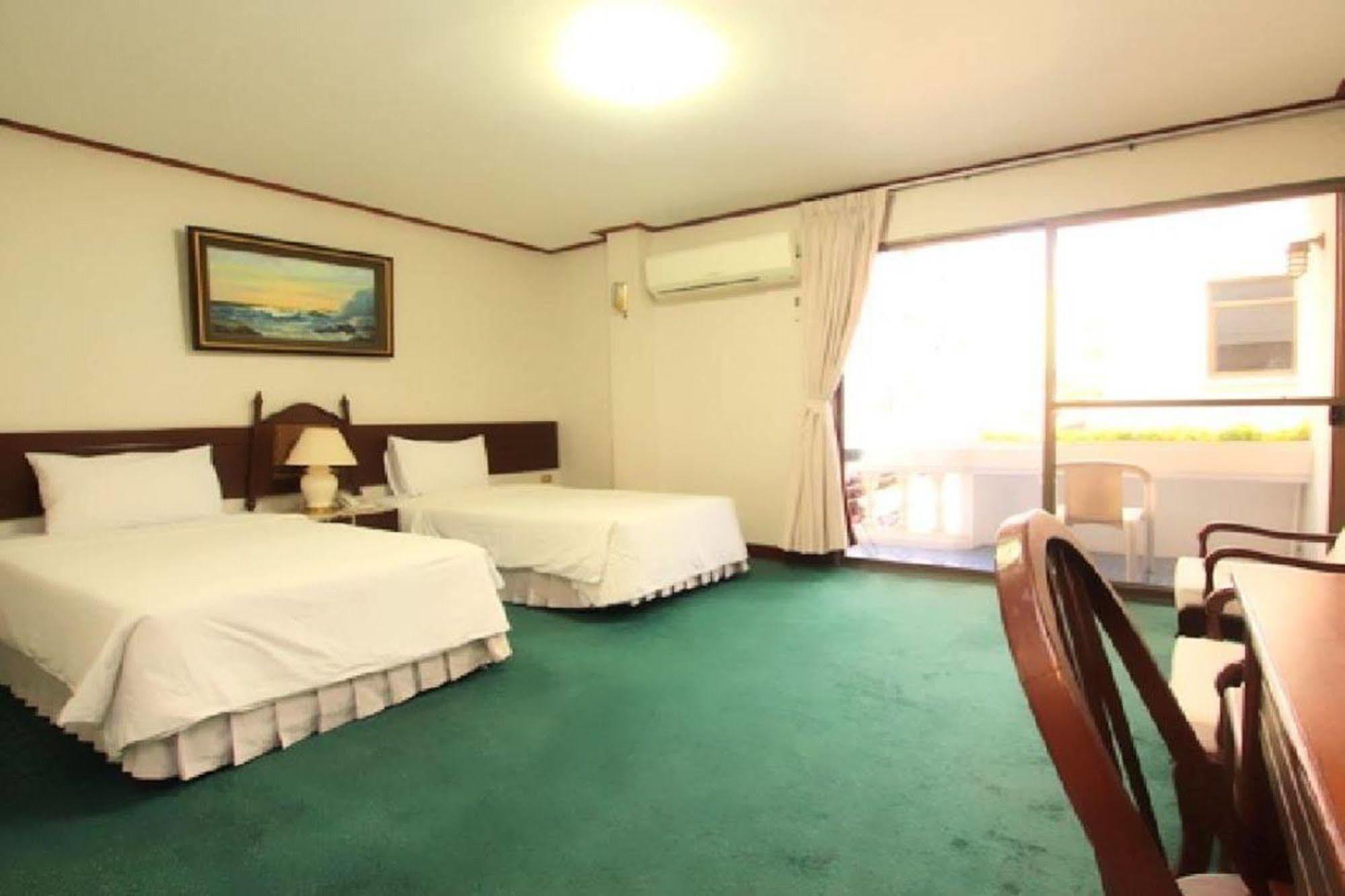 Hotel Baanbusarin HHQ