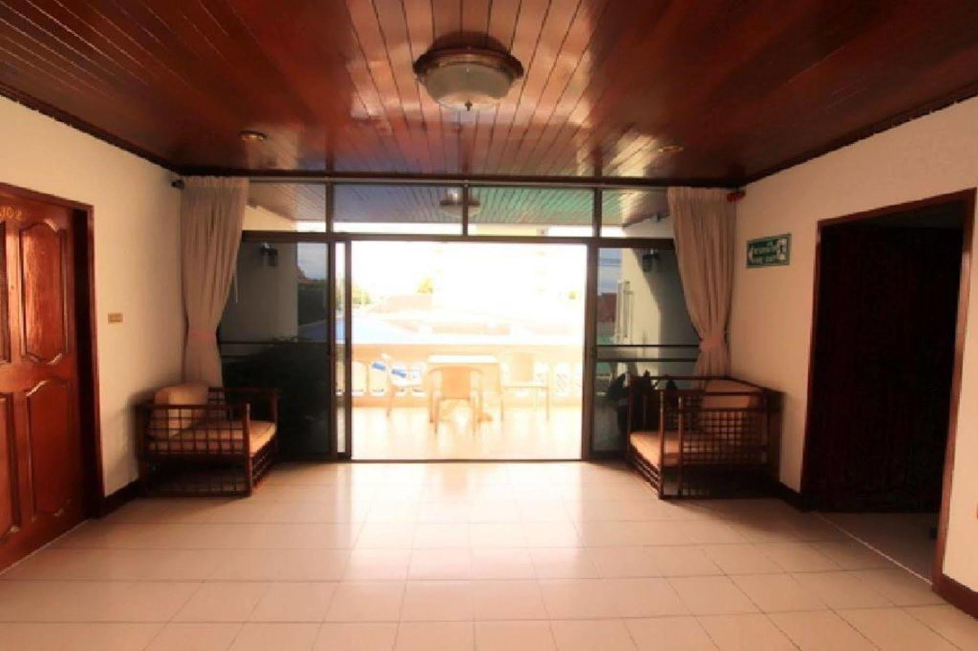 Baanbusarin Hotel HHQ